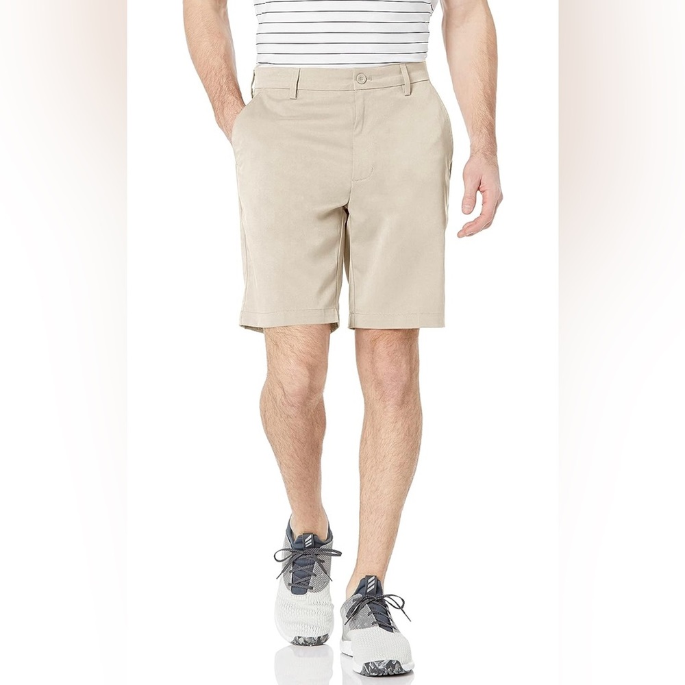 Amazon Essentials Men's Classic-Fit Stretch Golf Short